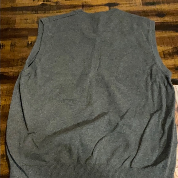 Men’s medium v neck sweater. - Picture 4 of 4